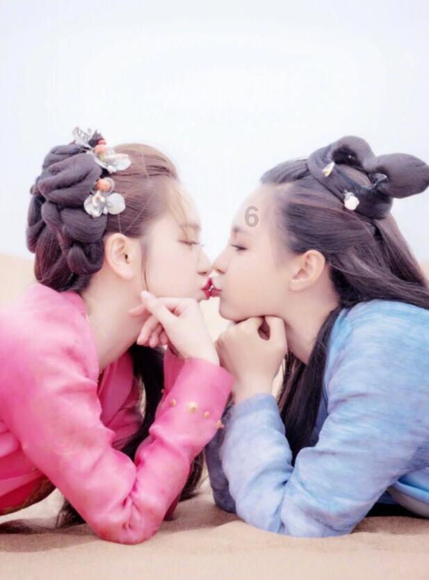 暖阳下的女孩们
